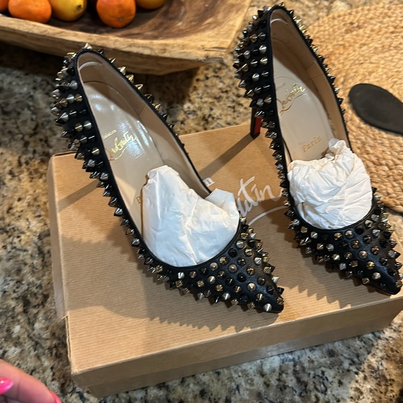 Red bottoms - Picture 5 of 5